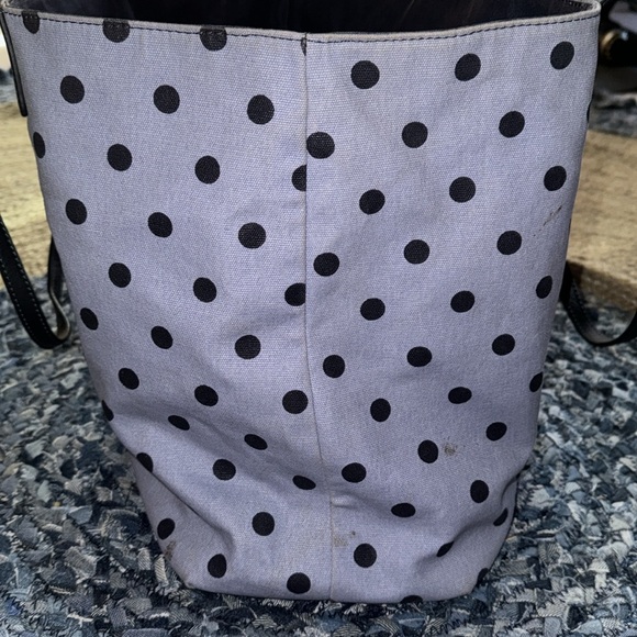 TALBOTS LARGE TOTE IN A PERIWINKLE TYPE BLUE W. NAVY DOTS & 2 LEATHER STRAPS - Picture 4 of 9